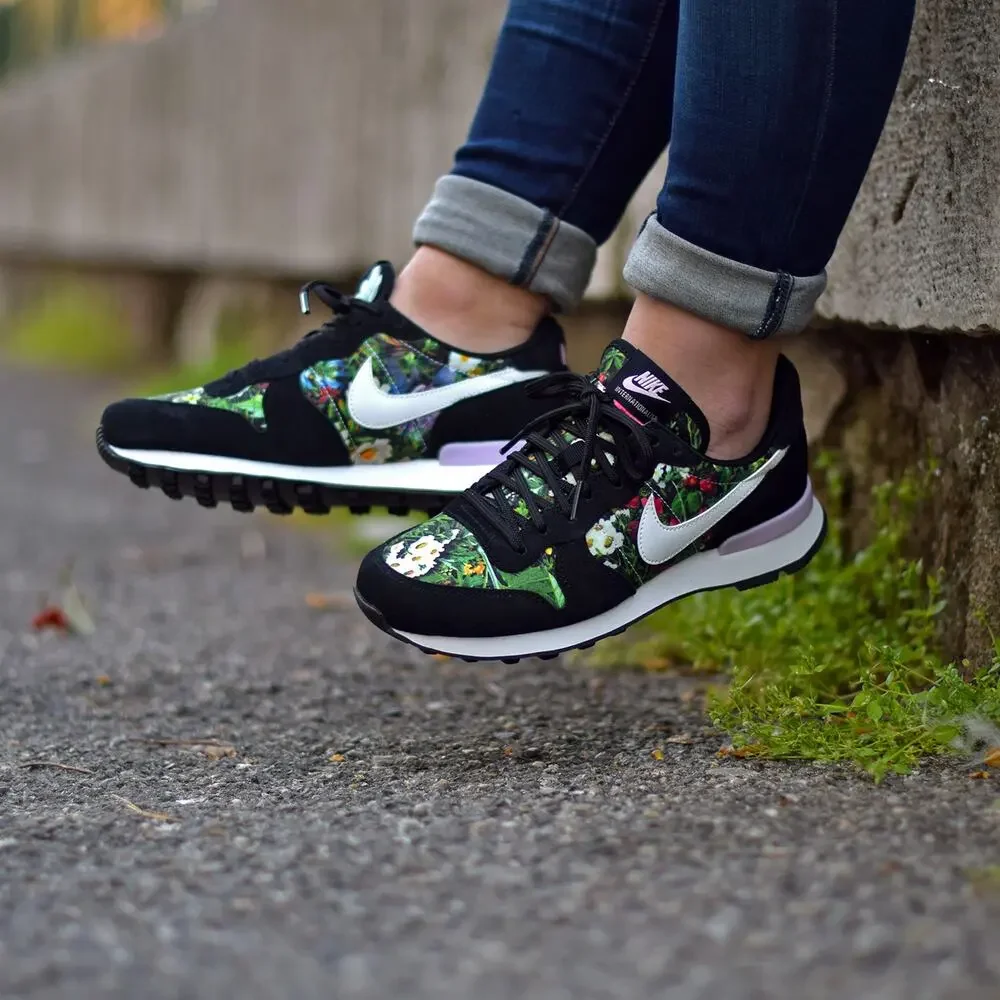 Nike Internationalist Spring Garden Premium Sneakers Black Floral Size 7.5